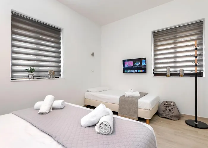 Reborn Luxury Апартаменты