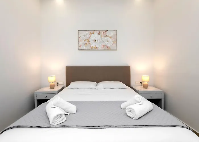 Reborn Luxury Апартаменты