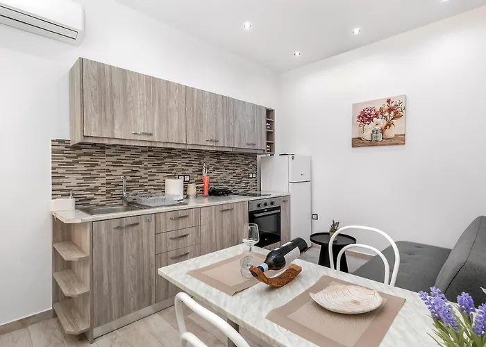 Reborn Luxury Апартаменты *