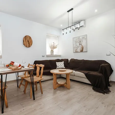 Reborn Luxury Apartment