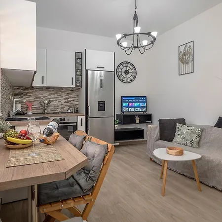 Reborn Luxury Apartment Rhodes City