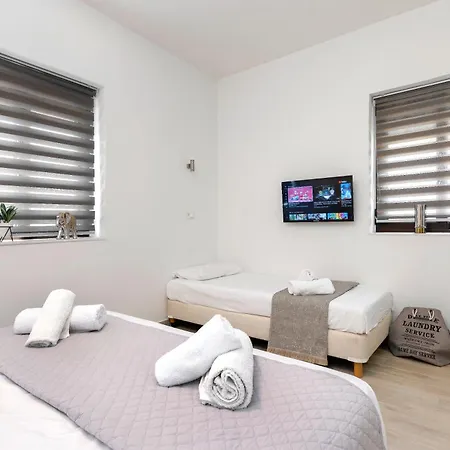 Reborn Luxury Apartment
