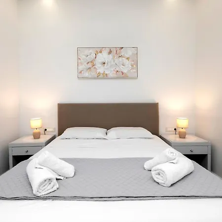 Reborn Luxury Apartment