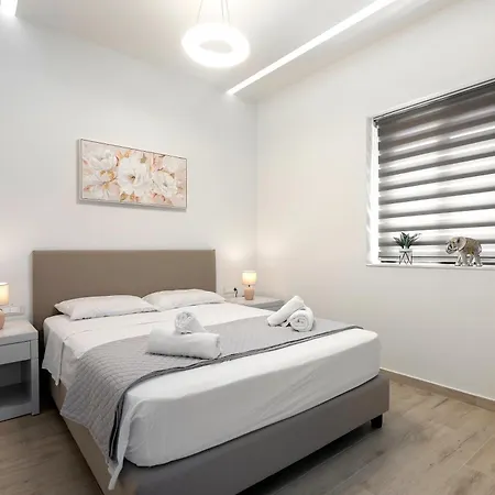 Reborn Luxury Apartment Rhodes City