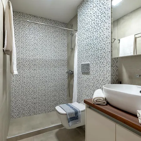 Reborn Luxury Apartment