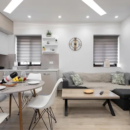 Reborn Luxury Apartment *