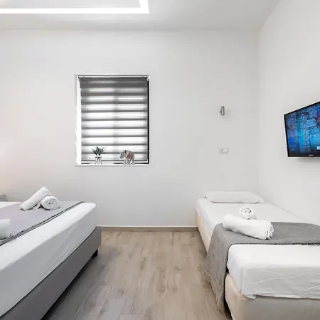 Reborn Luxury * Rhodes City