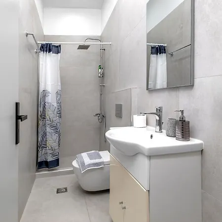 Reborn Luxury * Rhodes City